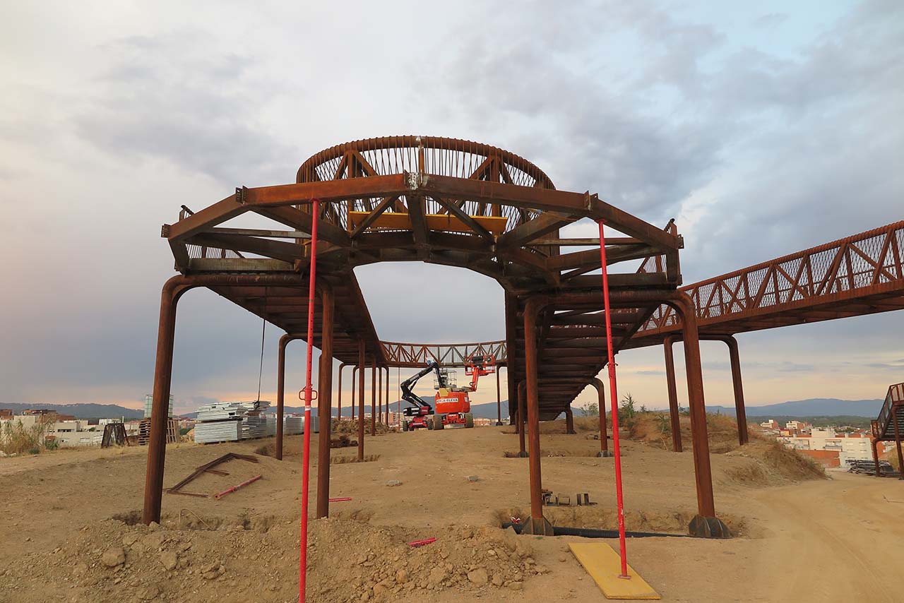 Rusty Steel Footbridge with LINEACOR Products in Sabadell (Barcelona) Spain