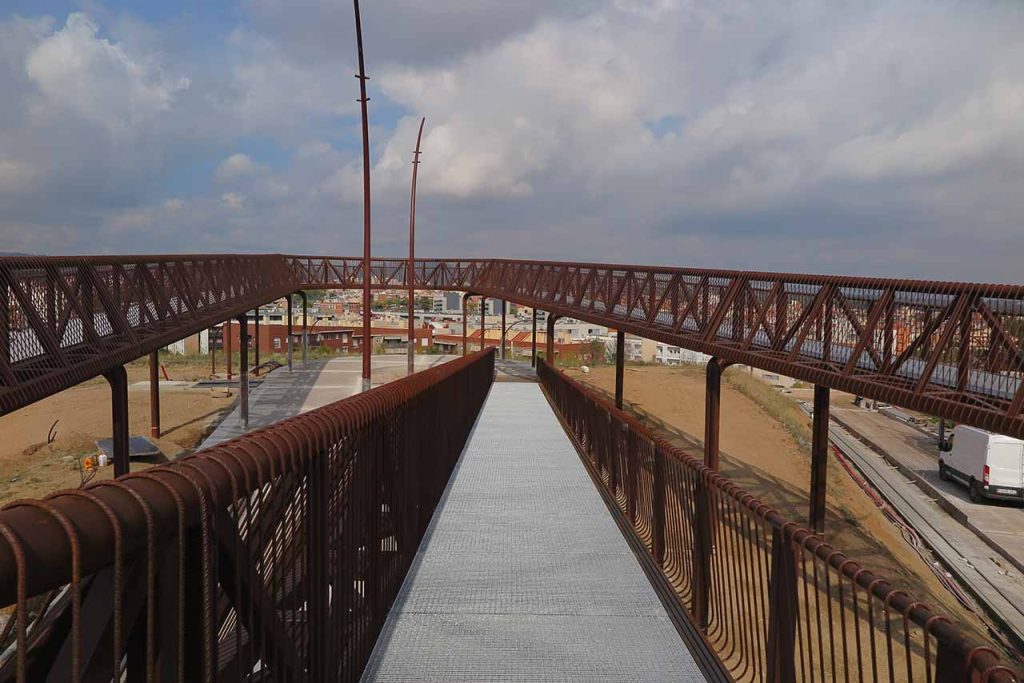 Rusty Steel Footbridge with LINEACOR Products in Sabadell (Barcelona) Spain